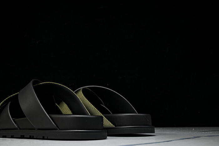 He*mes Slide CU526-2194