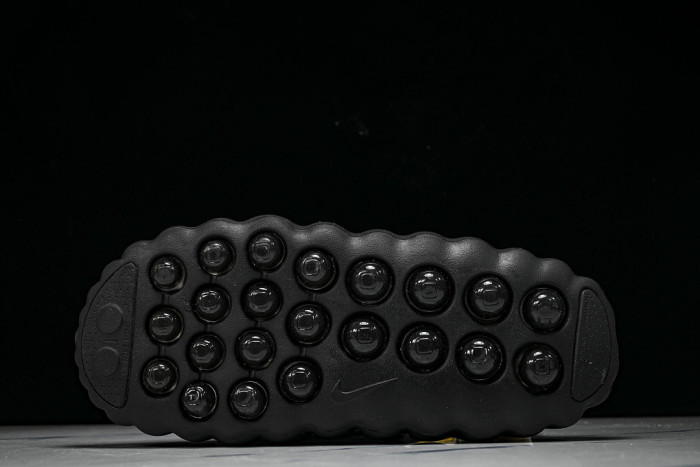Nike Mind 001 