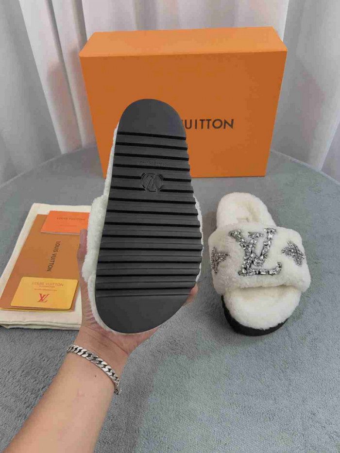 1*V SLIPPERS 11V0107-009