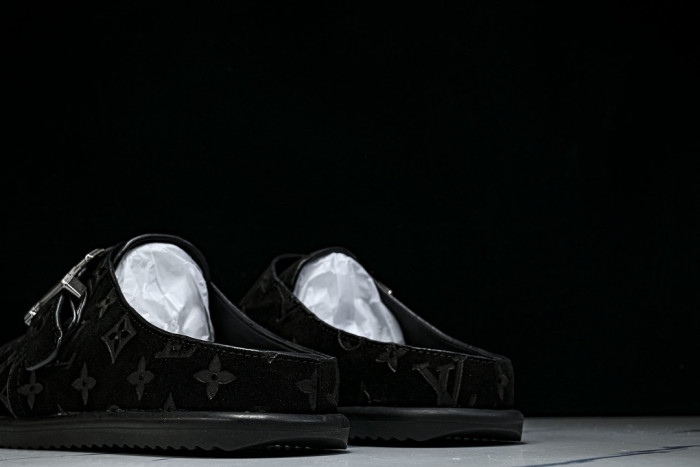 1*V SLIPPERS 11V0107-124