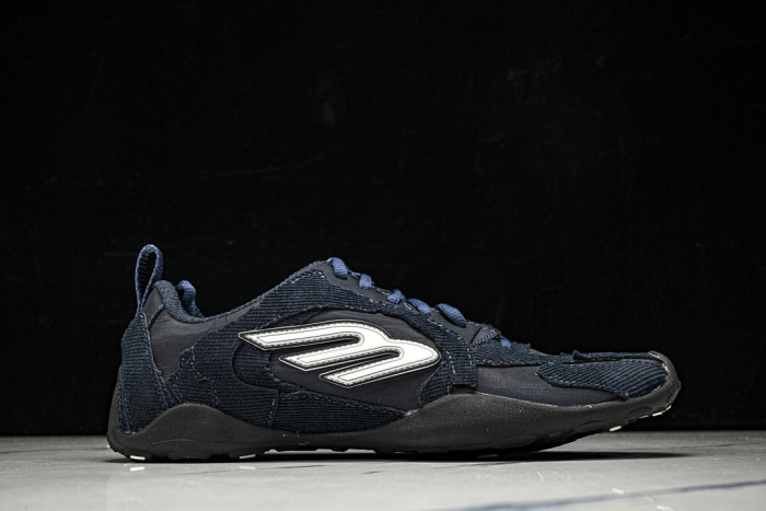 BLCG Sneaker 825418 WDWTS 1996