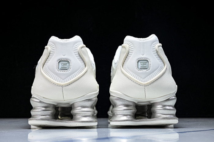 Nike Wmns Shox TL 