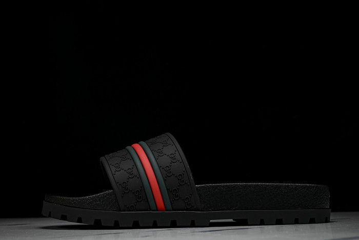 Gv*c SLIPPERS GU568-136