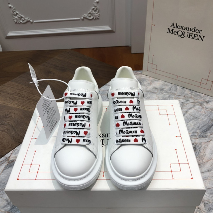 A1exa*der Mcqv*en SNEAKERS
