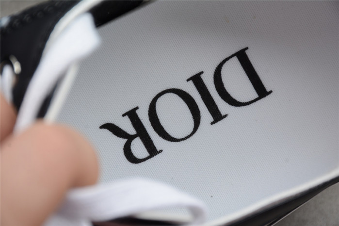 D10R B23 Sneakers Low Top