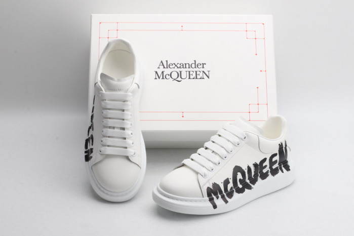 A1exa*der Mcqv*en SNEAKERS