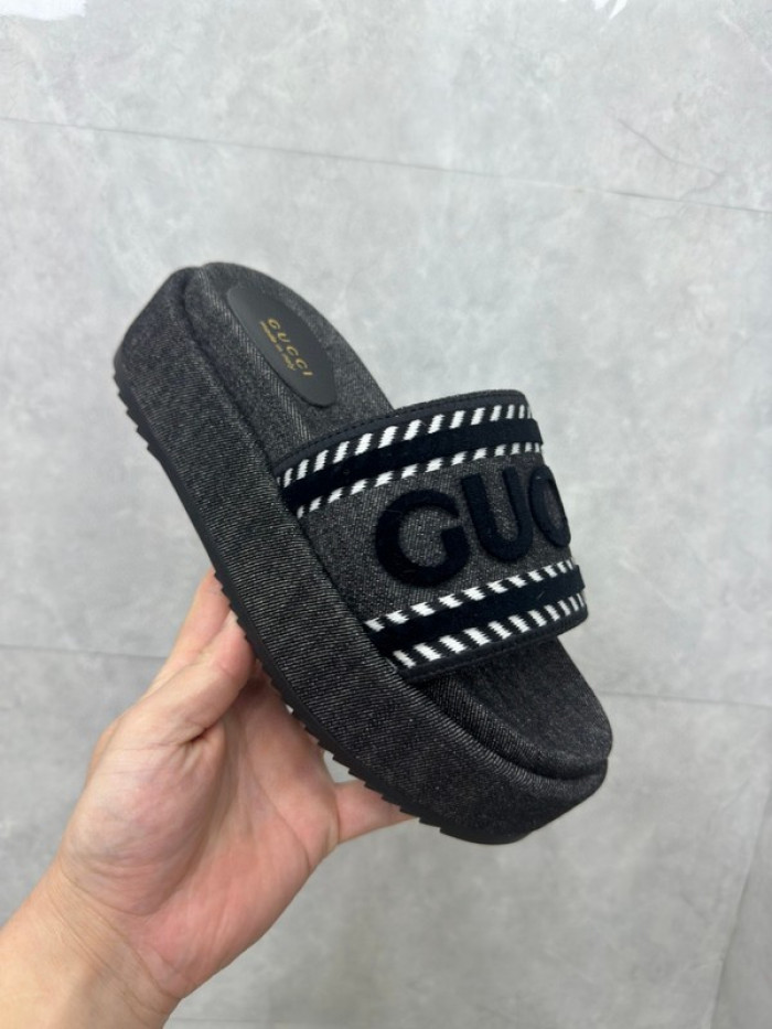 Gv*c SLIPPERS GU568-109