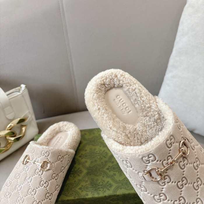 Gv*c SLIPPERS GU568-111