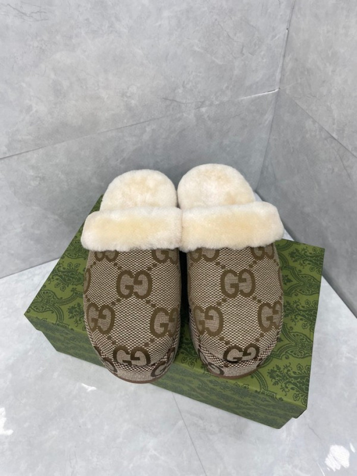 Gv*c SLIPPERS GU568-116