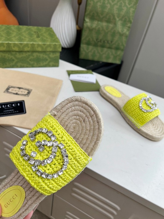 Gv*c SLIPPERS GU568-123