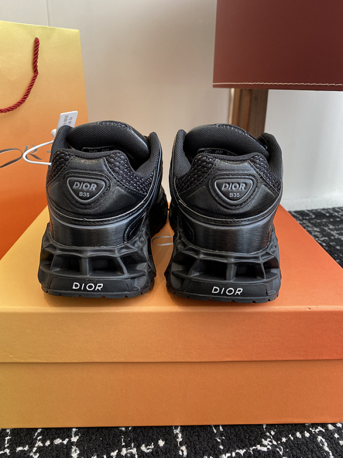 D10R SHOES B35 B35-003