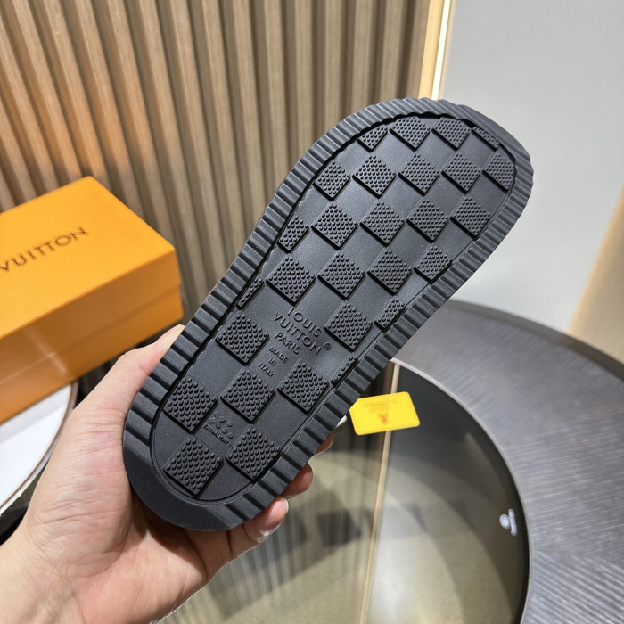 1*V SLIPPERS 11V0107-116