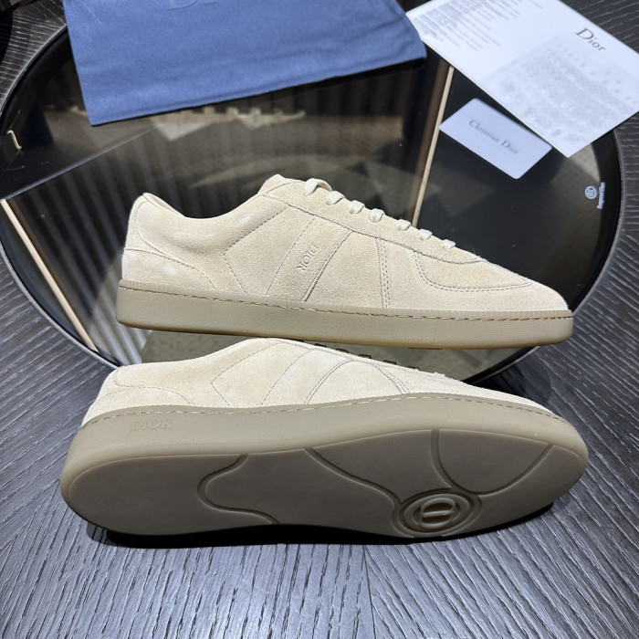 D10R SHOES B01 D896-197
