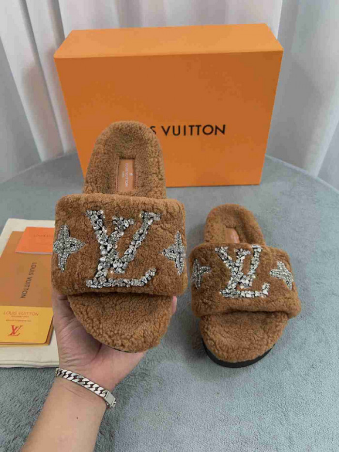 1*V SLIPPERS 11V0107-012