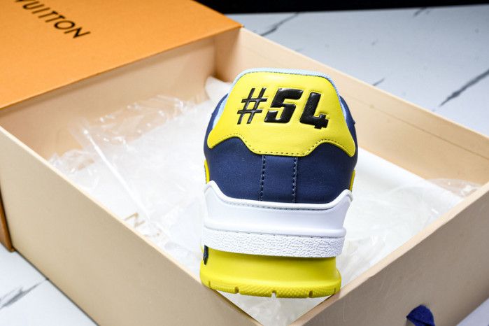 1V SNEAKERS 1V0425-182