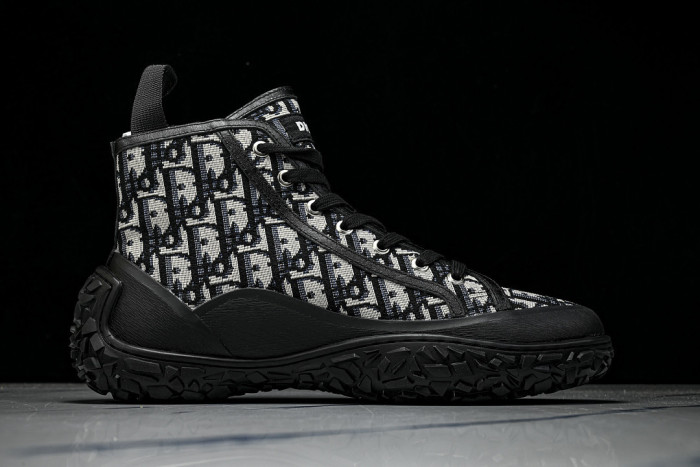 D10R B28 Sneakers High Top