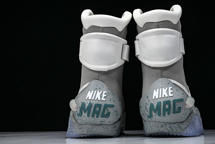 Nike Mag 