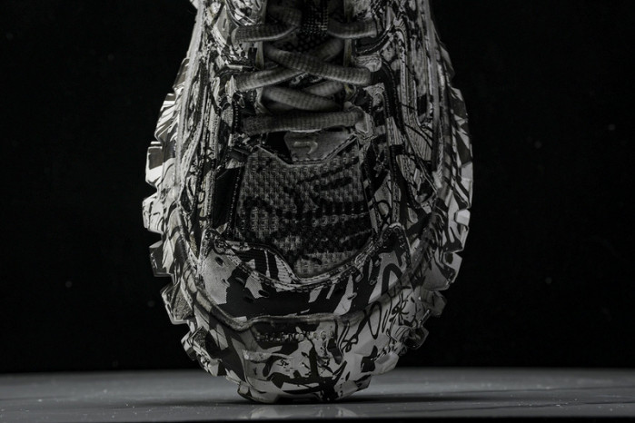 blcg defender sneaker w2rad 1082