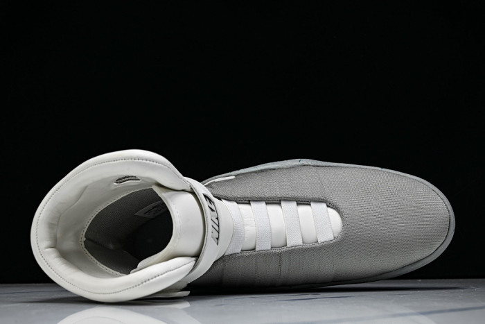 Nike Mag 
