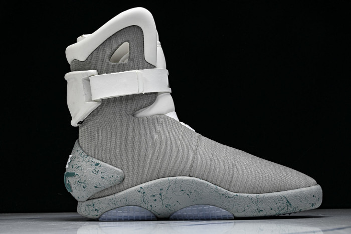 Nike Mag 