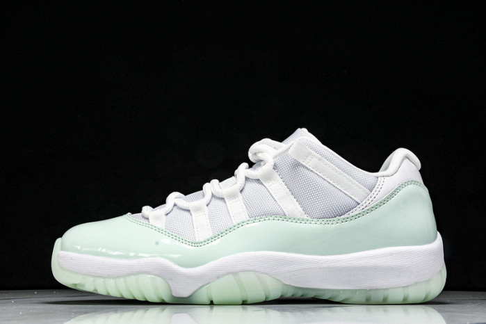 Air Jordan 11 Low “Igloo” AH7860-103