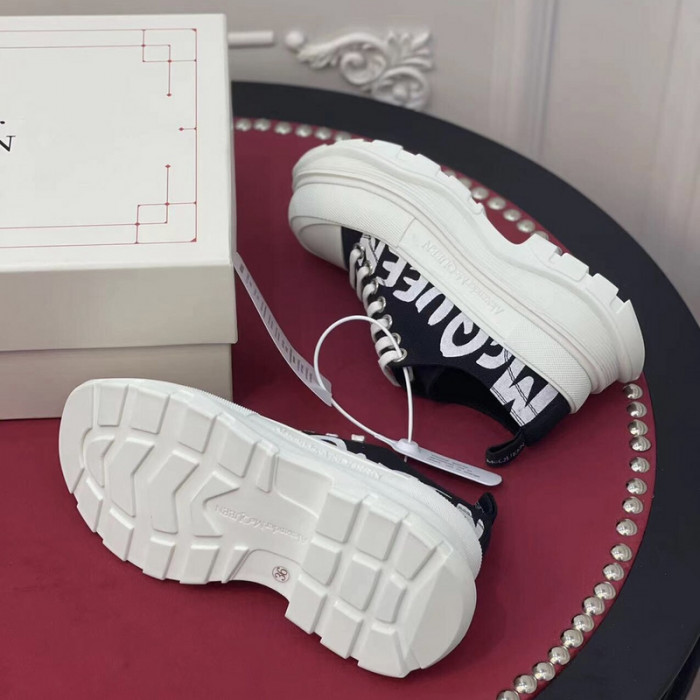 A1exa*der Mcqv*en SNEAKERS