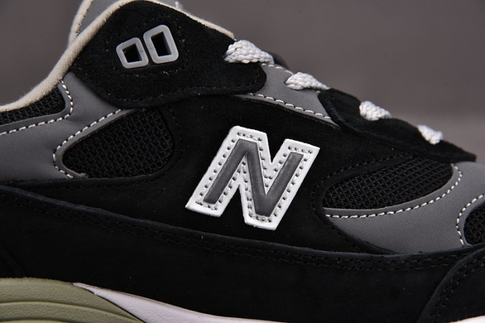 new balance sneaker m992bk