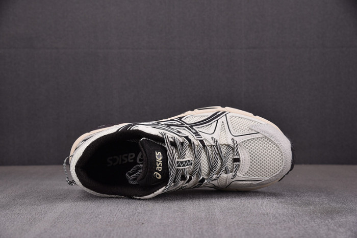 As*ic*s 1011b895-200