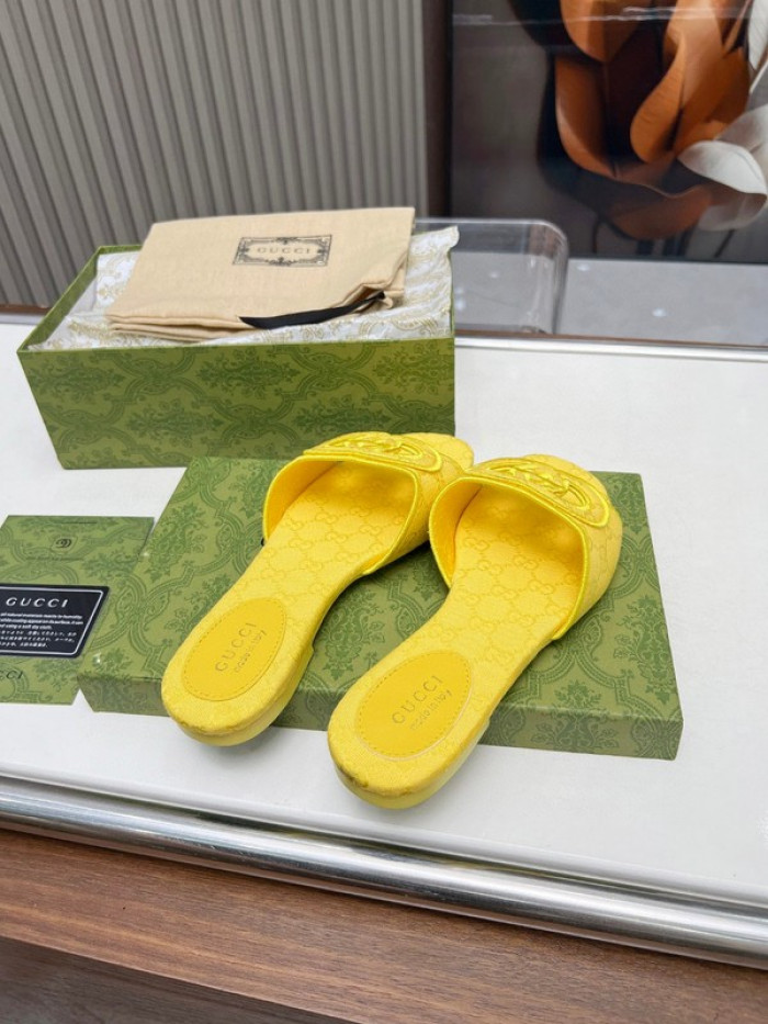 Gv*c SLIPPERS GU568-117