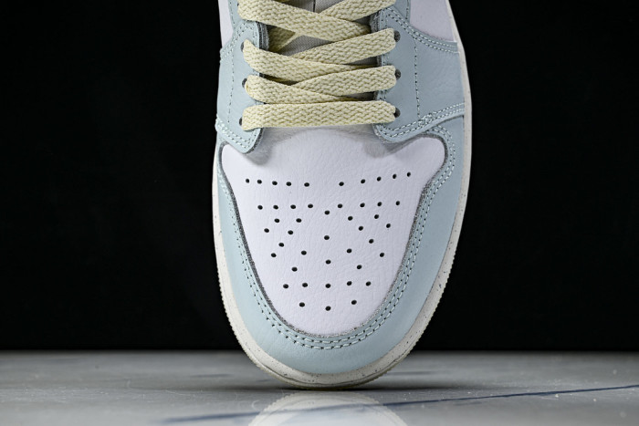 Air Jordan 1 Low SE 