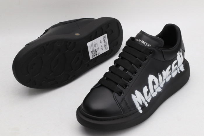A1exa*der Mcqv*en SNEAKERS