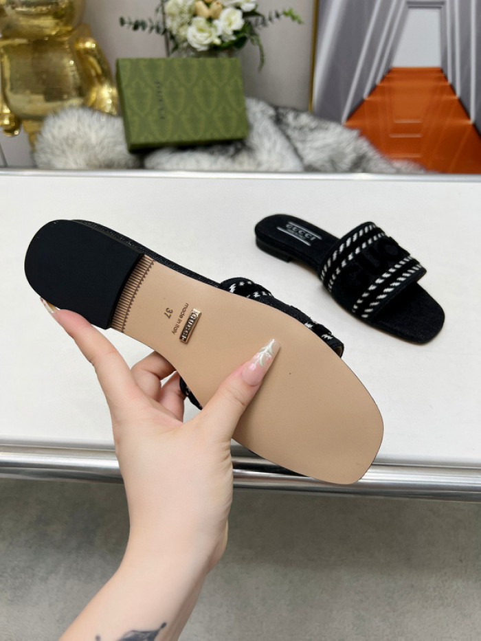 GUC* SLIPPERS DR258-090