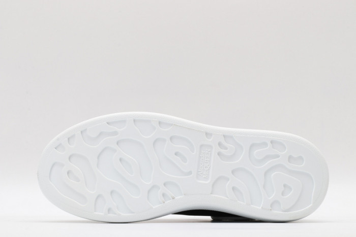 A1exa*der Mcqv*en SNEAKERS