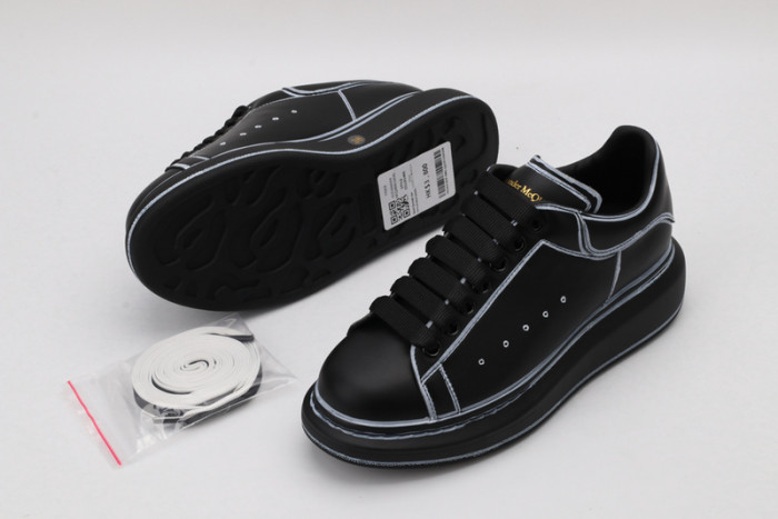 A1exa*der Mcqv*en SNEAKERS