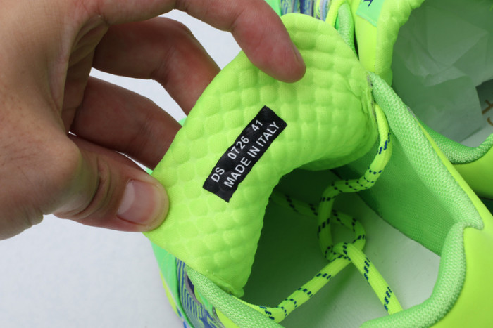 vers chain reaction sneakers