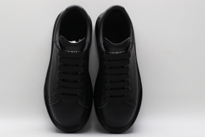 A1exa*der Mcqv*en SNEAKERS