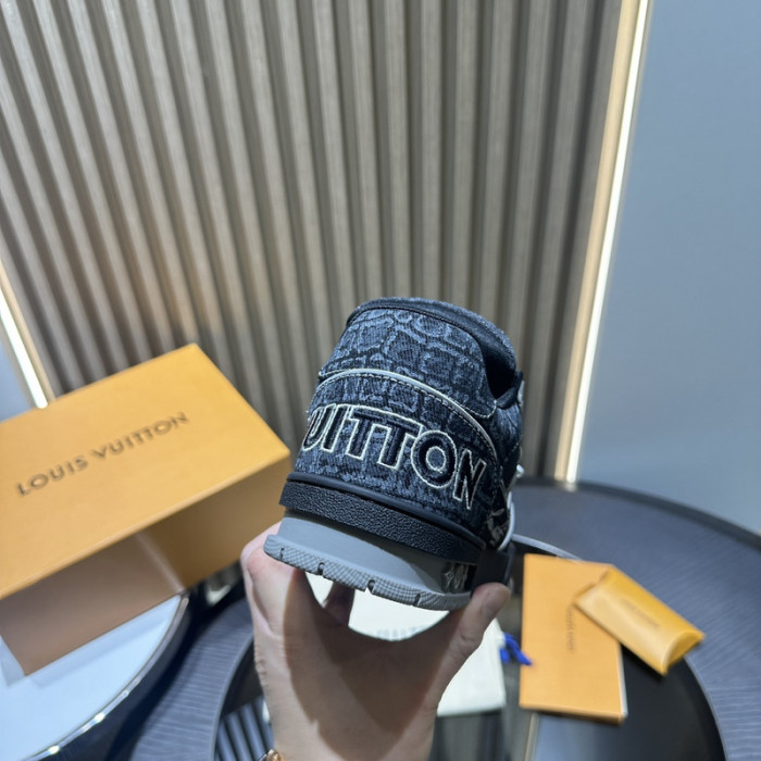 1V SNEAKERS 1V0425-139