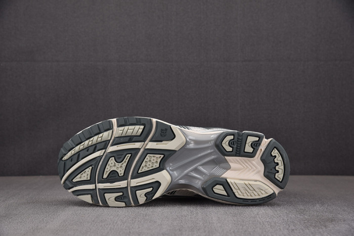 As*ic*s gel kayano 14 