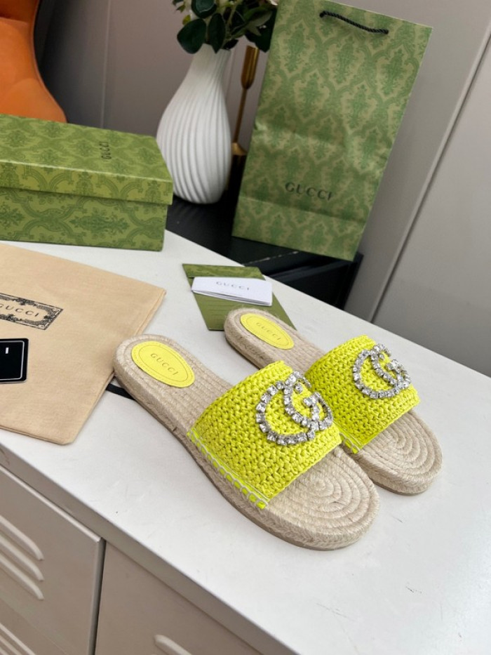 Gv*c SLIPPERS GU568-123