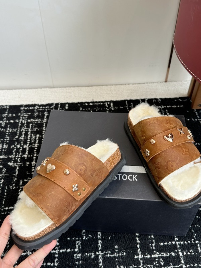 1*V SLIPPERS 11V0107-082
