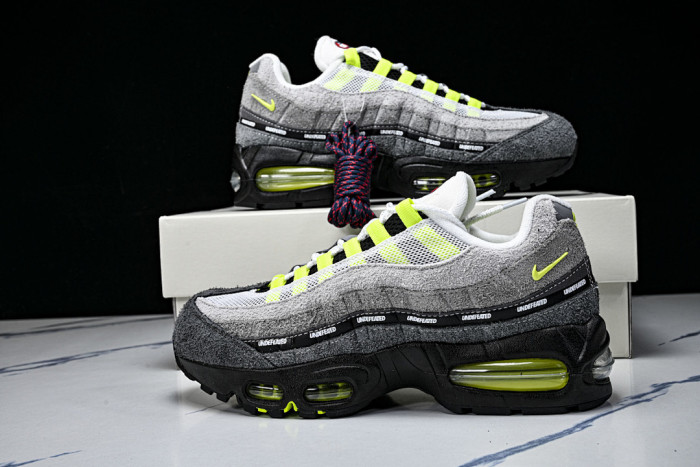 UNDEFEATED x Nike Air Max 95 