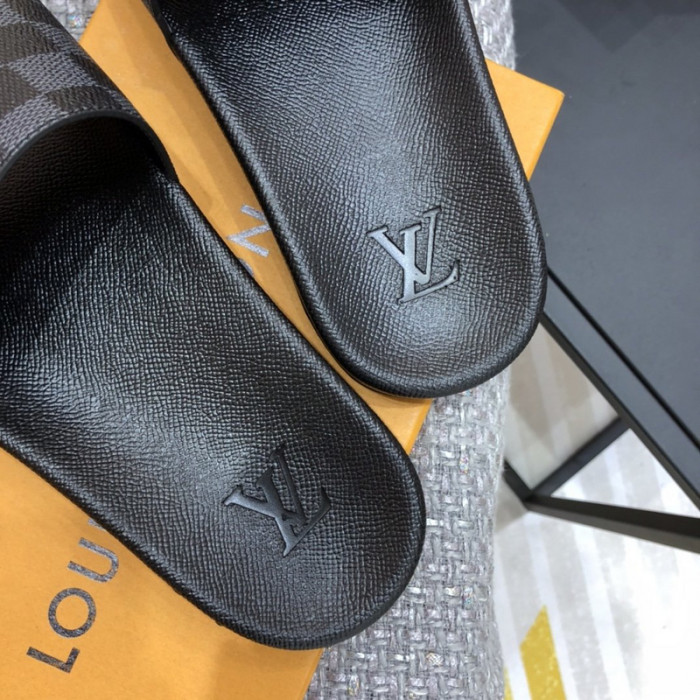 1*V SLIPPERS 11V0107-039
