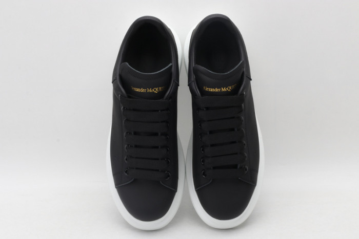 A1exa*der Mcqv*en SNEAKERS
