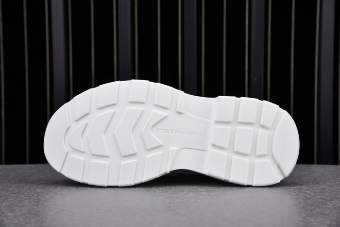 A1exa*der Mcqv*en SNEAKERS
