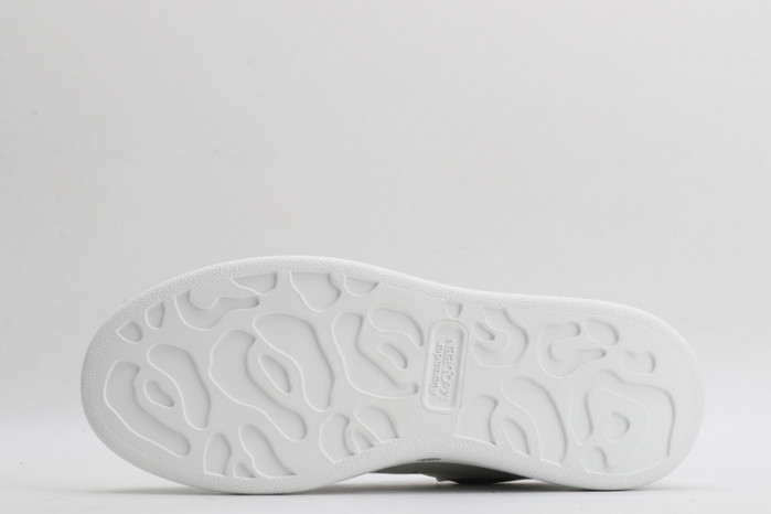 A1exa*der Mcqv*en SNEAKERS