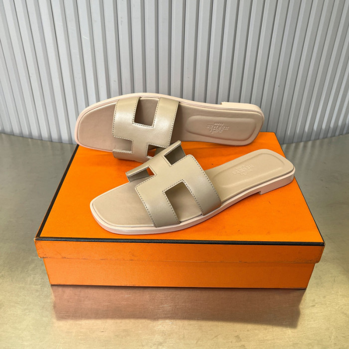 H**me5 Slide CU526-2049