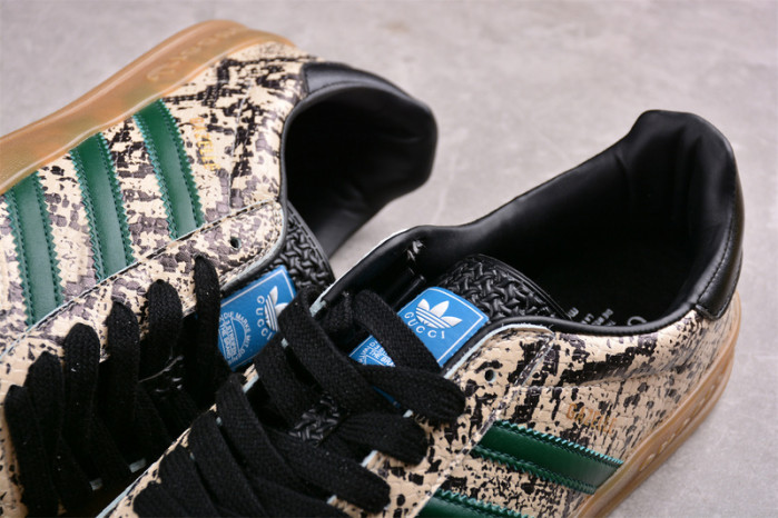 ad originals x g*u*i gazelle 109060