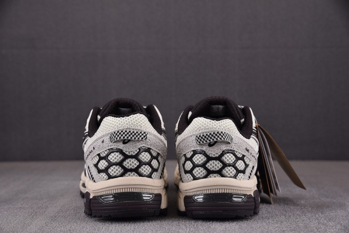 As*ic*s 1011b895-200