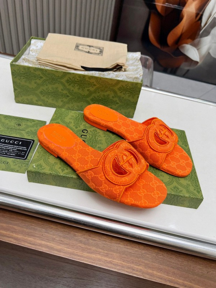 Gv*c SLIPPERS GU568-119