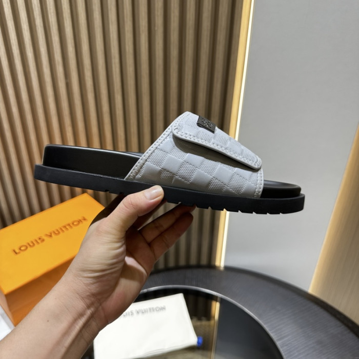 1*V SLIPPERS 11V0107-067